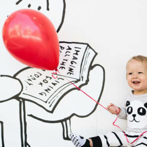 Baby with a Red Balloon - Image