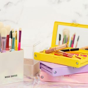 Makeup Wearers with Glamour - Image