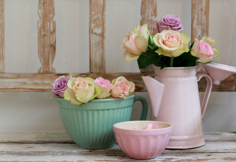 Roses in the Vase Image