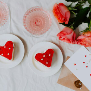 Roses on a white surface - Image