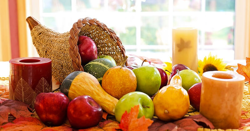 Thanksgiving color schemes and decoration ideas - Cover Image